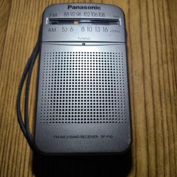 Panasonic FM-AM 2-Band Receiver portable radio (AS IS) - Picture 1 of 5